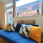 Perfect For Corporate & Business Travellers - Leeds City Centre - 3 Beds Apt - Monthly Offers