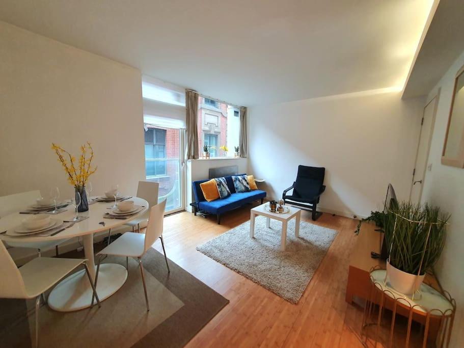 Apartment Perfect For Corporate & Business Travellers - Leeds City Centre - 3 Beds Apt - Monthly Offers