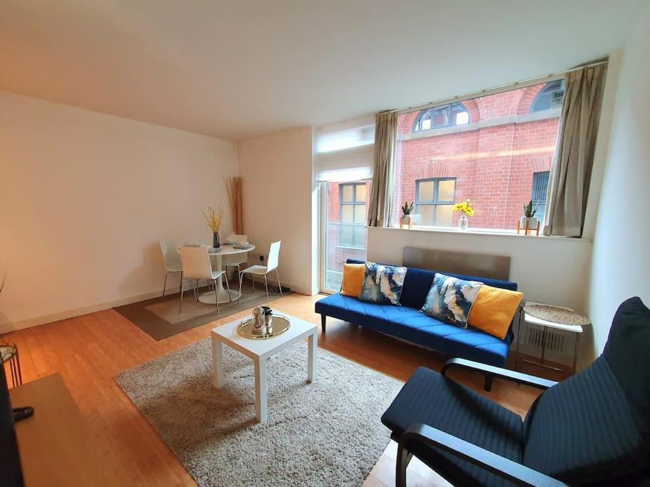 Perfect For Corporate & Business Travellers - Leeds City Centre - 3 Beds Apt - Monthly Offers Apartment
