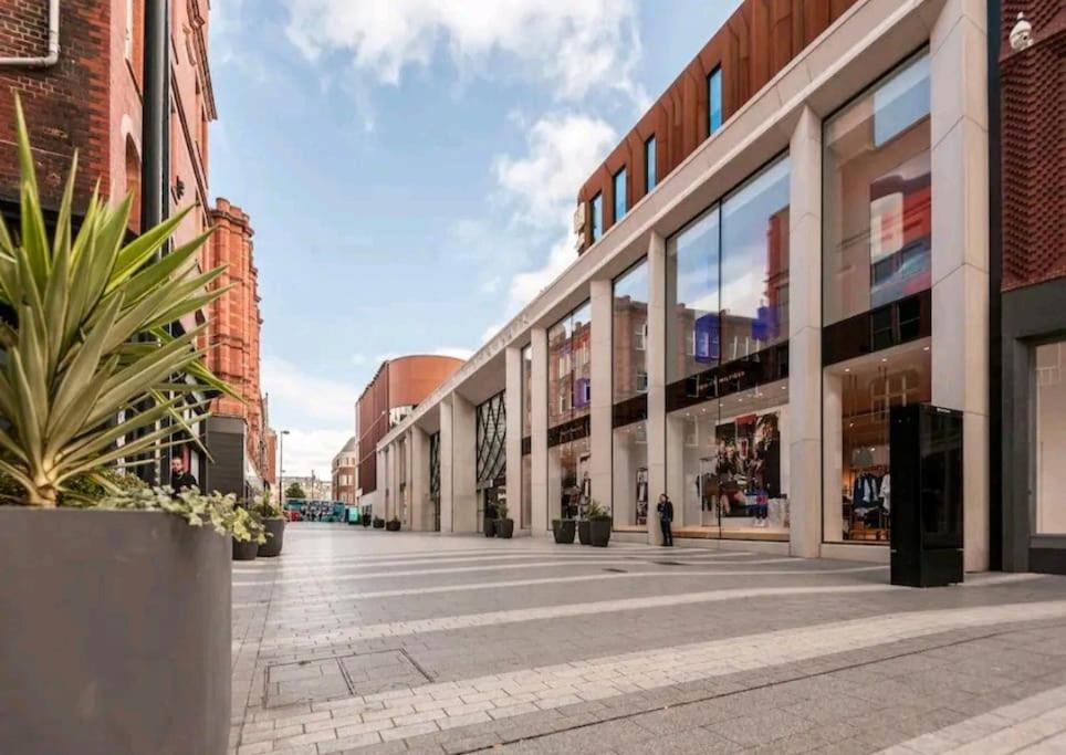 Perfect For Corporate & Business Travellers - Leeds City Centre - 3 Beds Apt - Monthly Offers * Leeds (West Yorkshire)